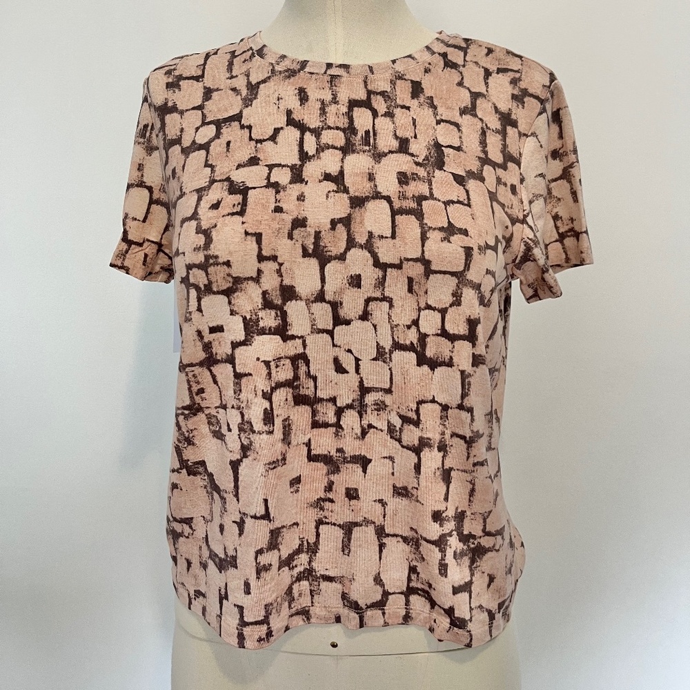 Aritzia everyday tee